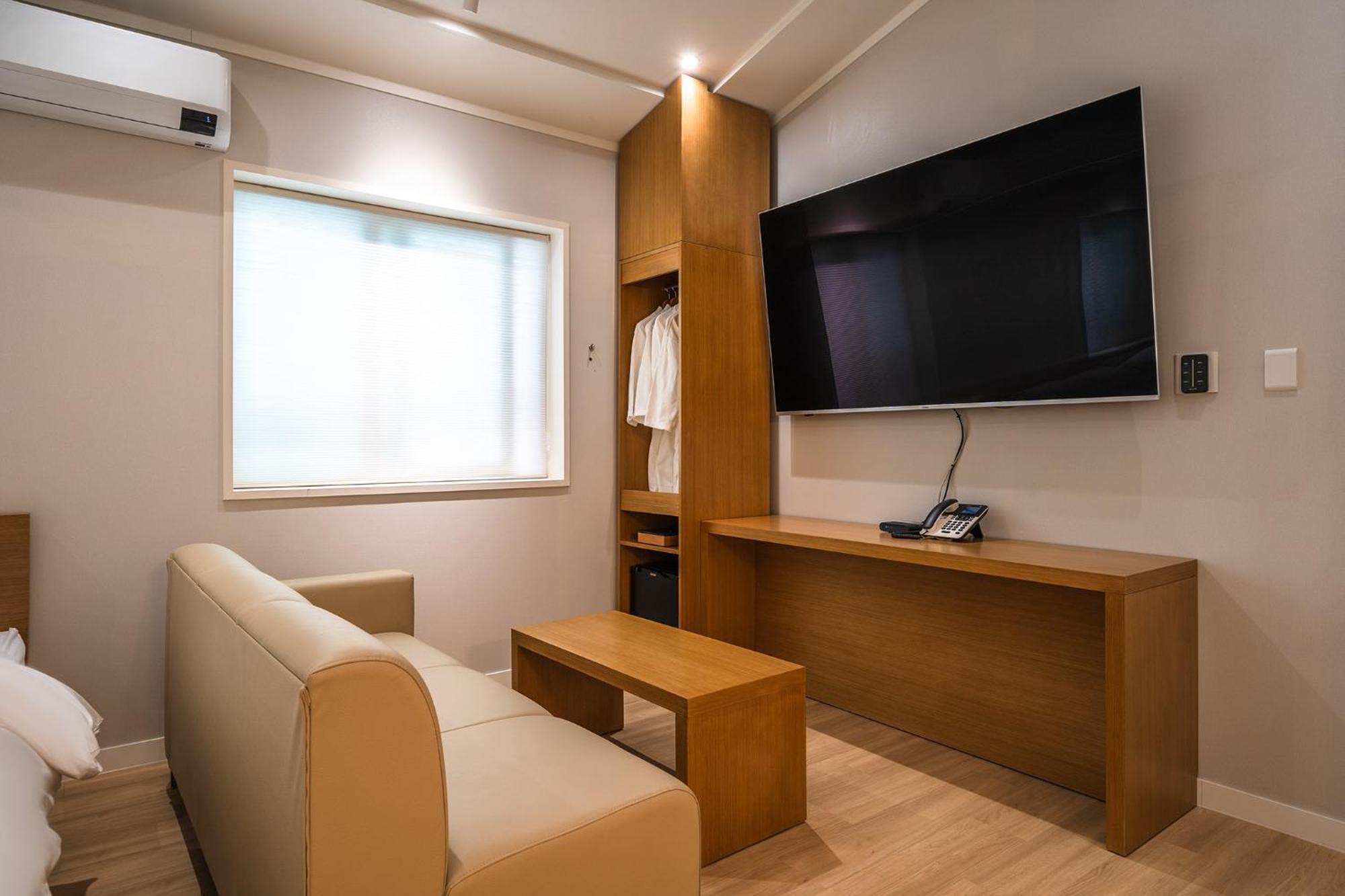 Mono Hotel Suwon Esterno foto