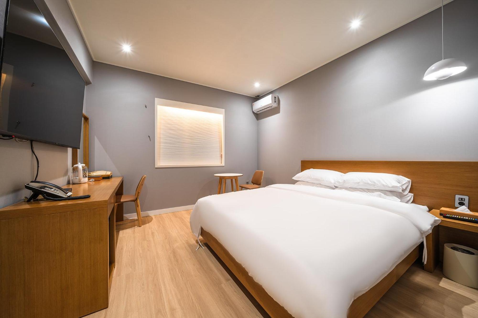 Mono Hotel Suwon Esterno foto