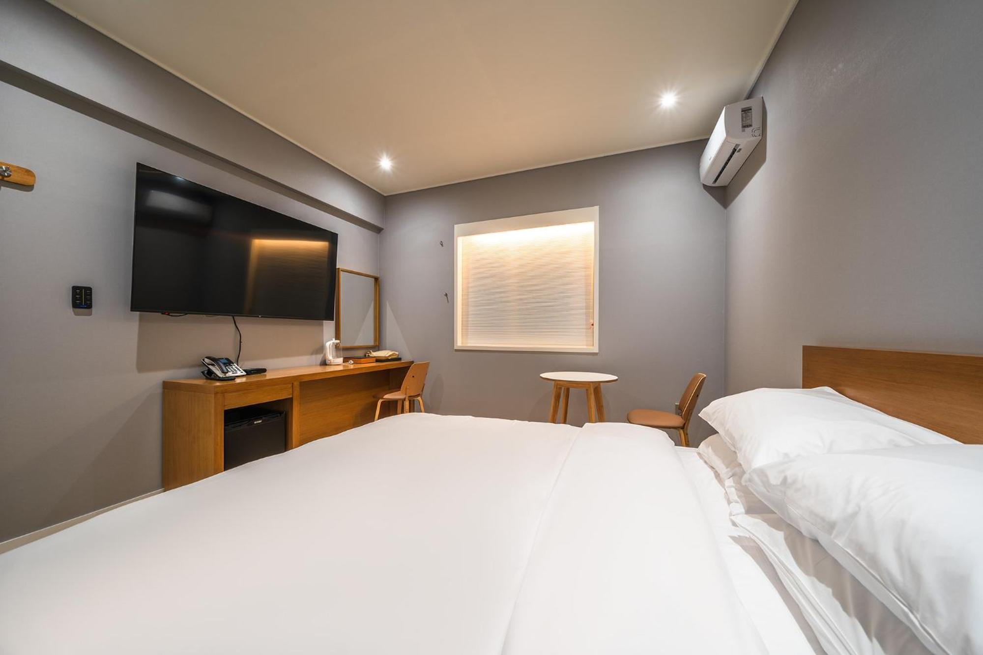 Mono Hotel Suwon Esterno foto